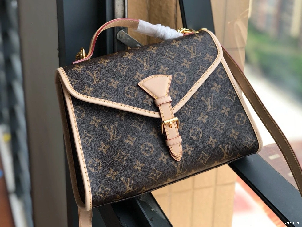 Vuitton Messenger Louis 0601